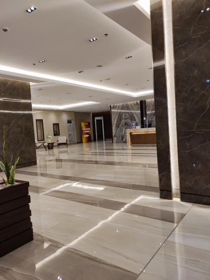 Schoenes Apartment Mit Pool-Nutzung 马尼拉 外观 照片