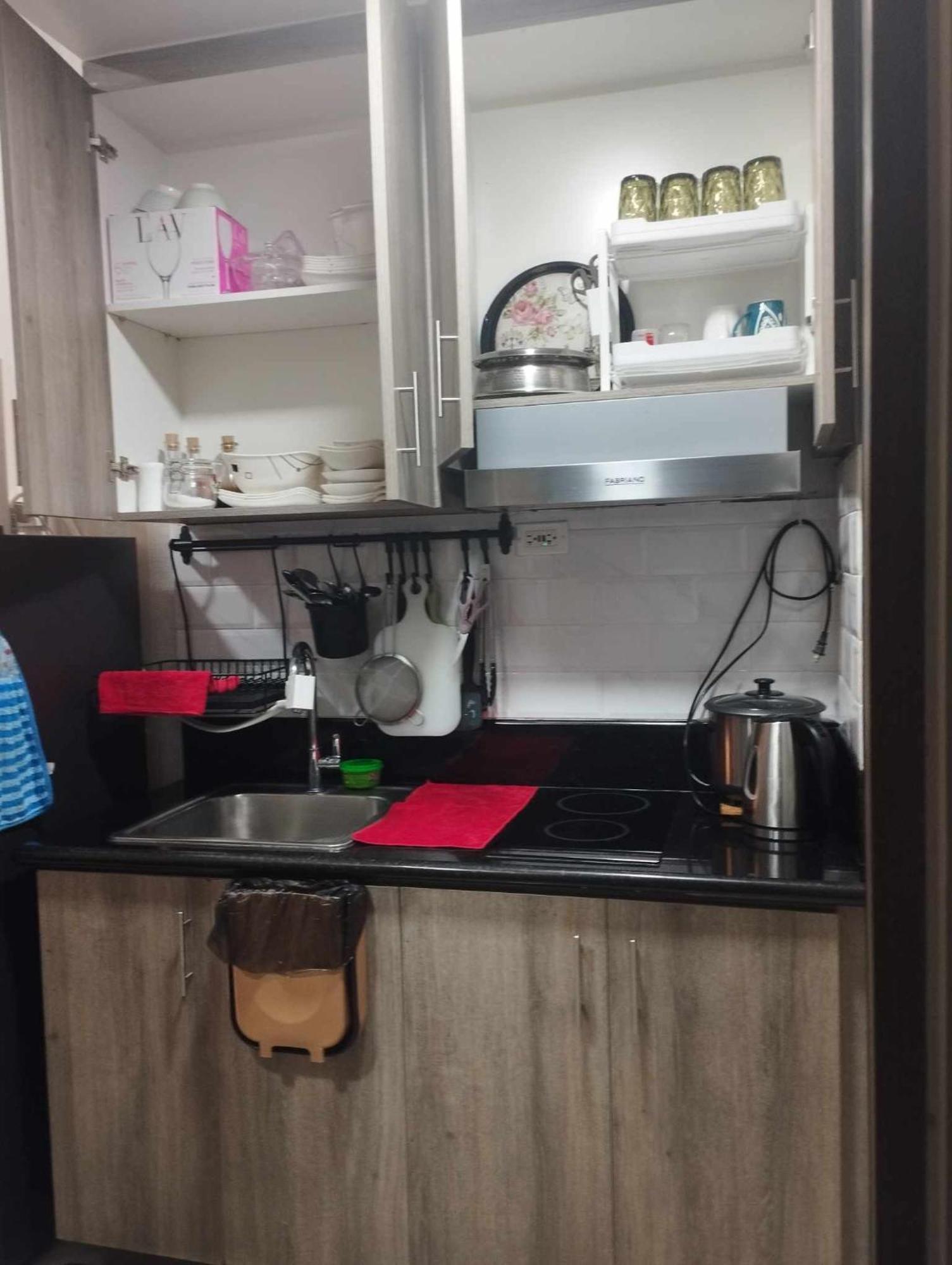 Schoenes Apartment Mit Pool-Nutzung 马尼拉 外观 照片